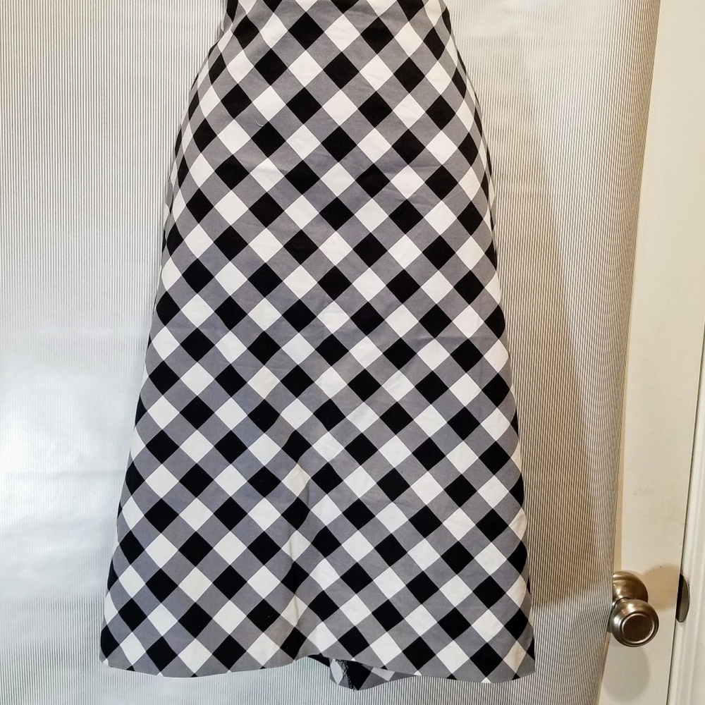 SKIRT Checkered B/W pencil NY&Co
